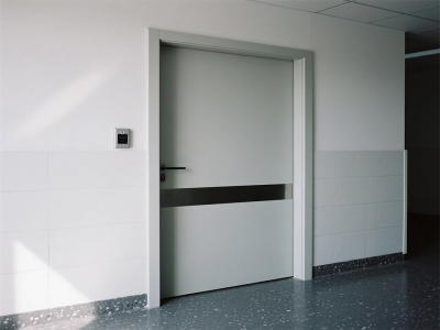 病房門的安全設(shè)計：守護(hù)生命的第一道防線