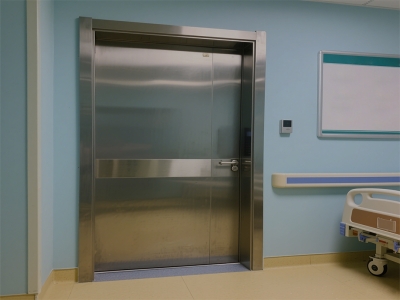 病房門的三重考量：耐用性、功能性與經(jīng)濟性的平衡之道